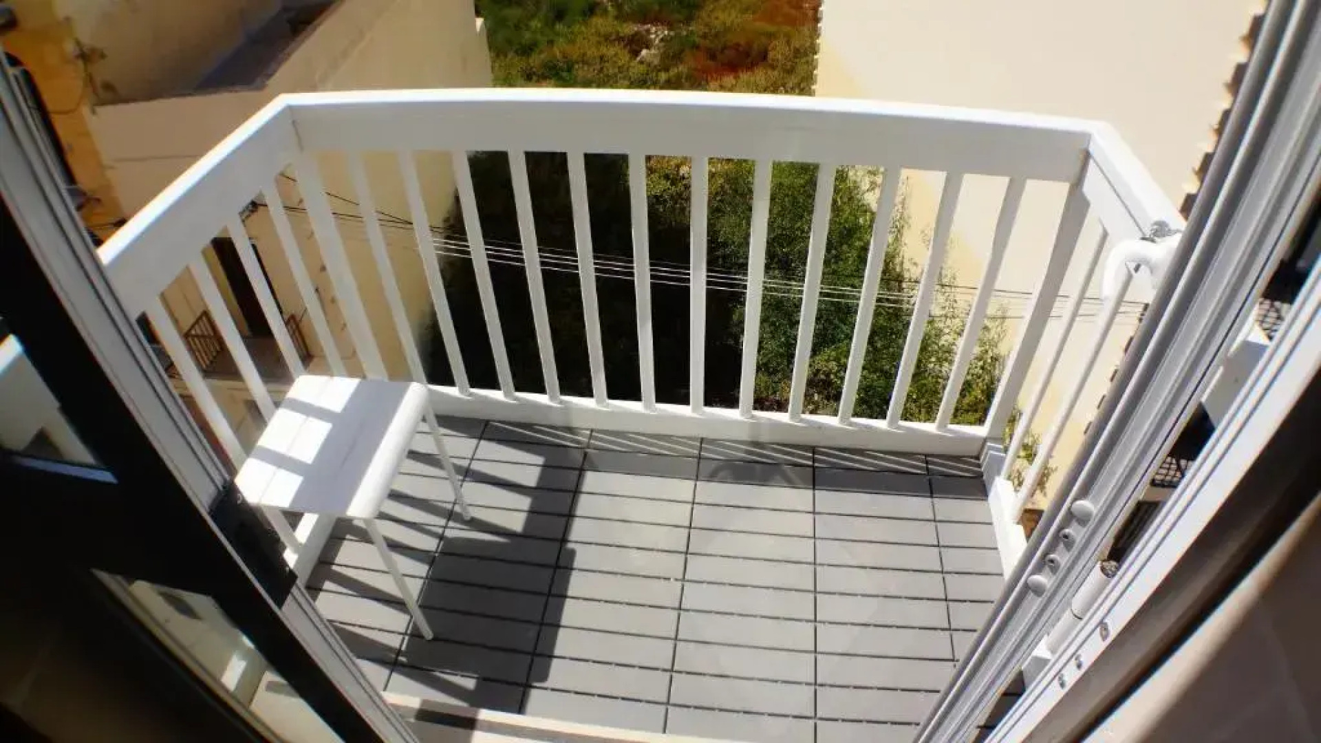 R1103Eri By Euroresort