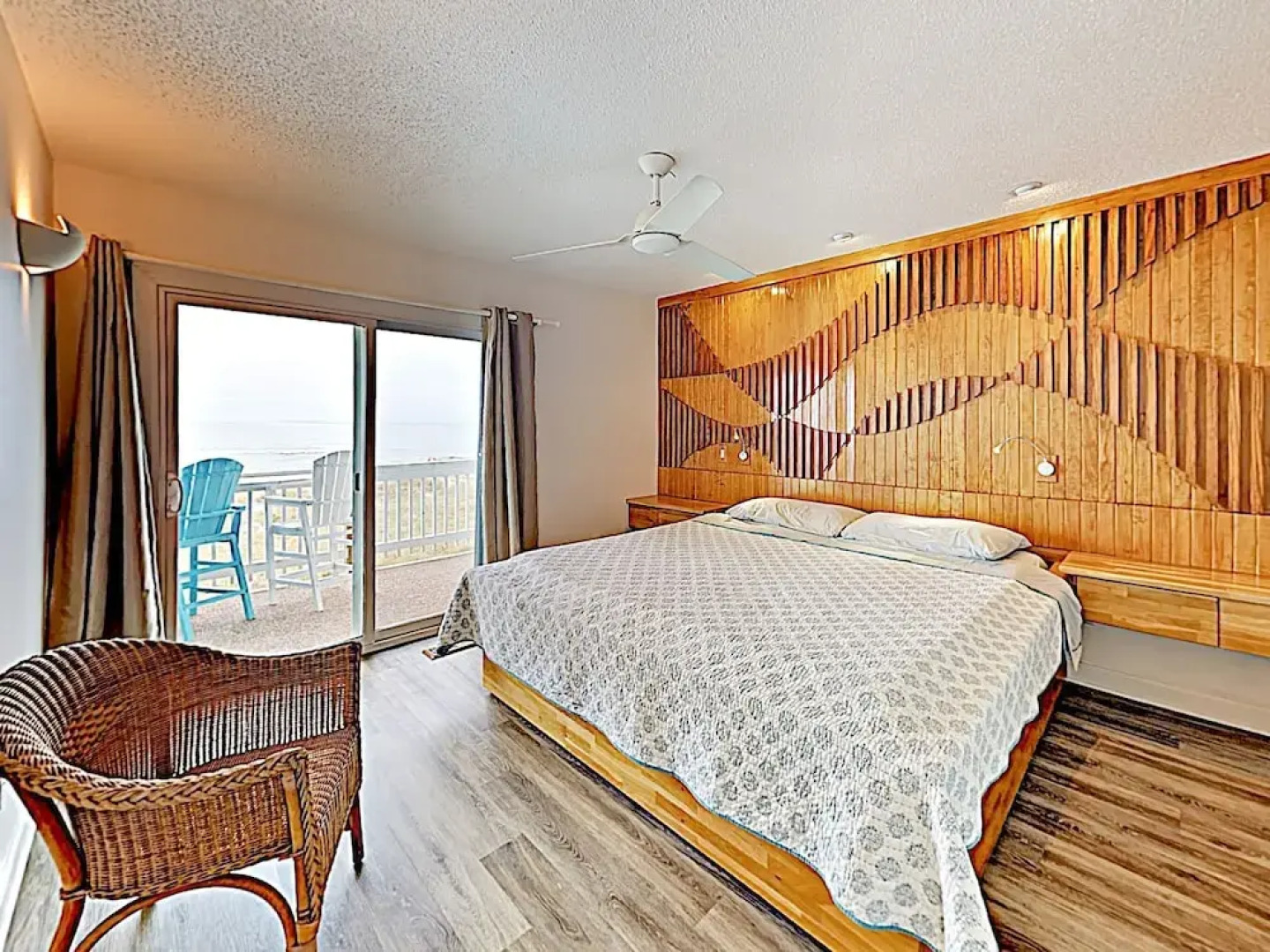 Oceanfront W/ Pool - Steps To Beach! 2 Bedroom Condo