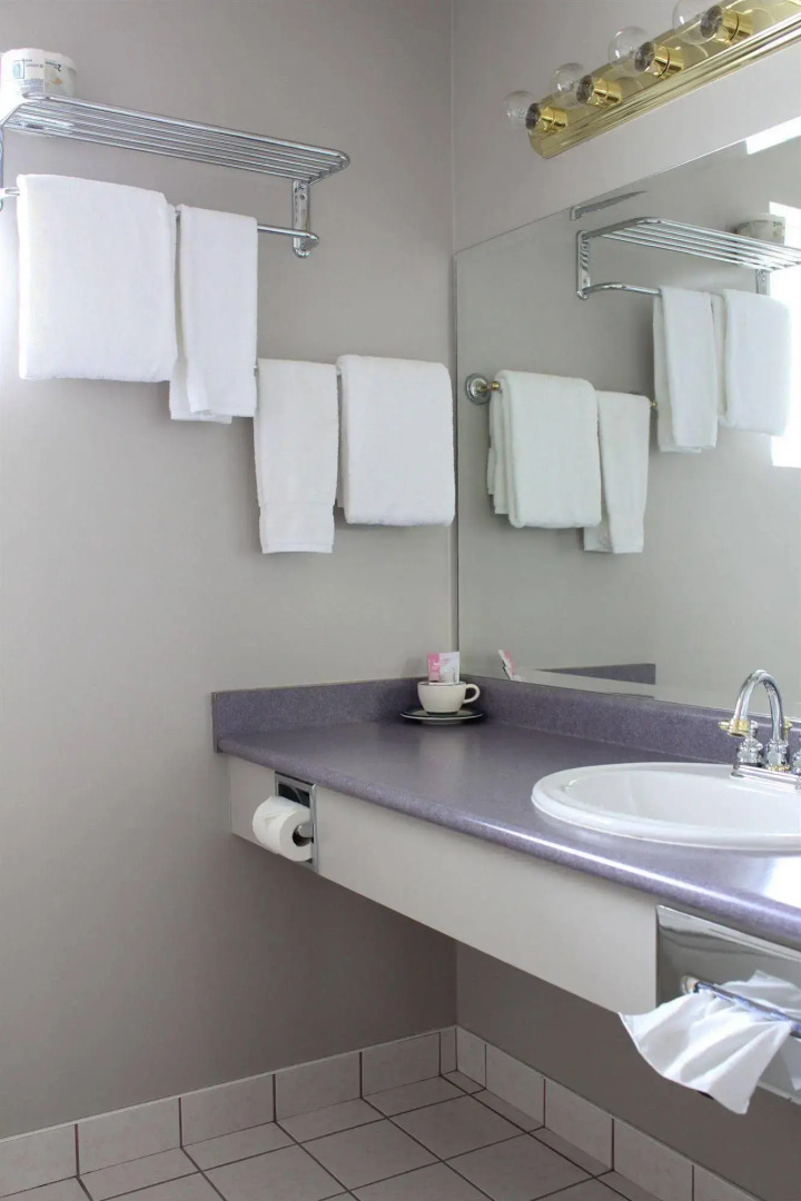 Quarterdeck Inn Port Hardy