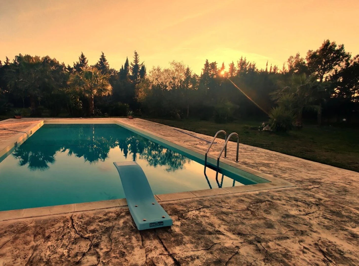 Country House with Pool Access & Jacuzzi