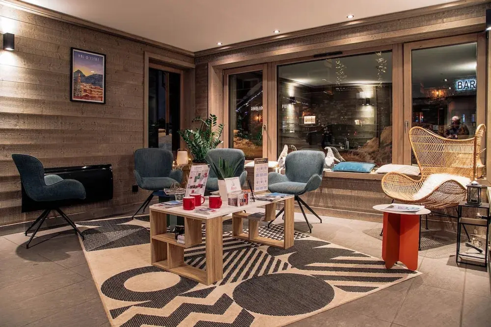 Victoria Lodge, Friendly Hotel