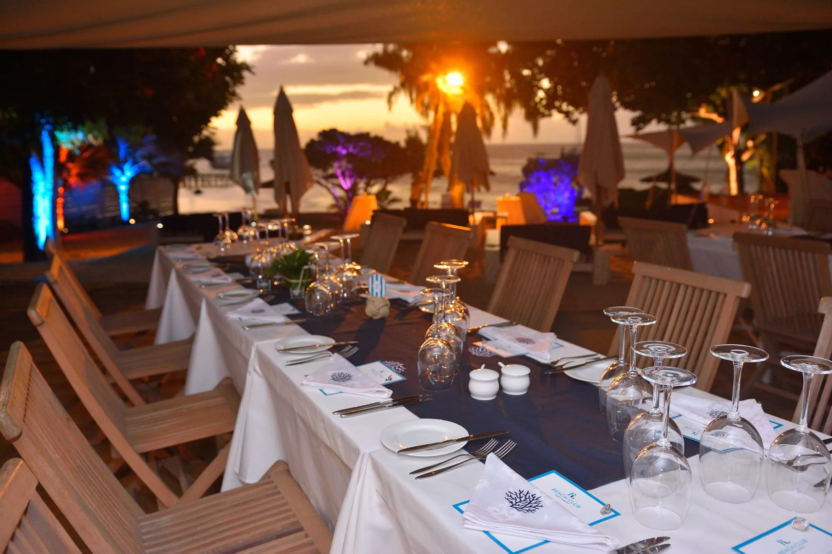 R Beach Club