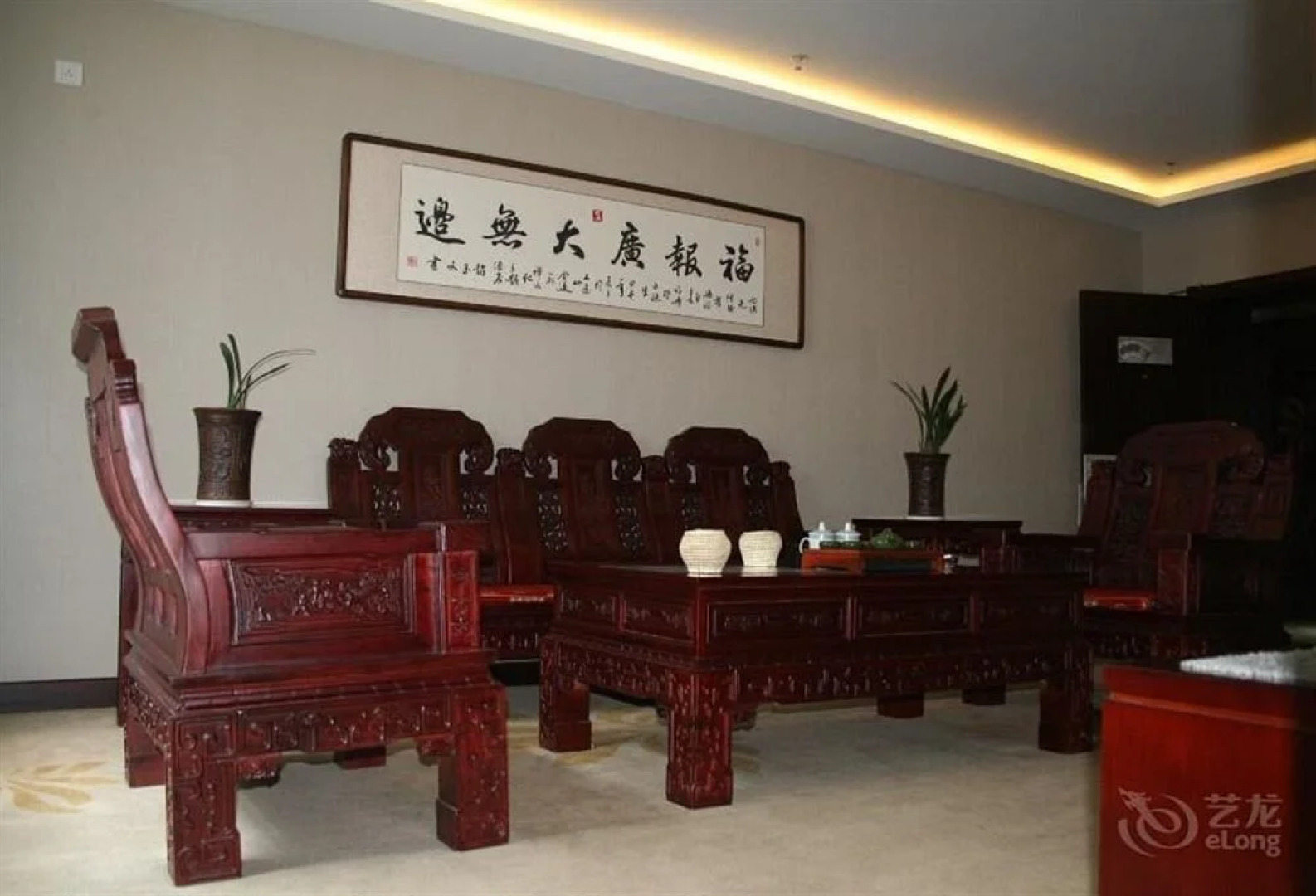 Wutai Mountain Tropaeolum Zen Culture Theme Hotel