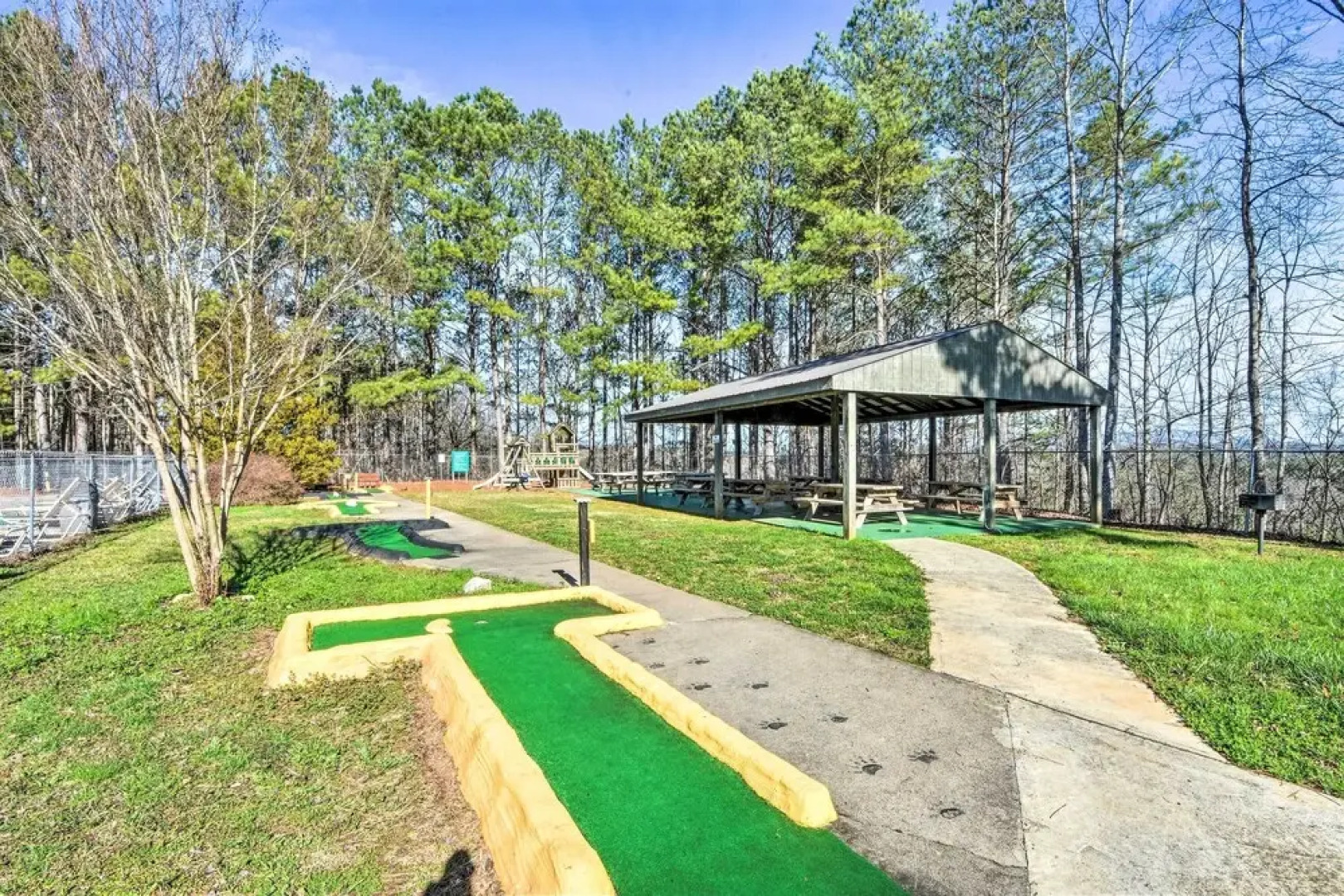 Peaceful Ellijay Cabin: Pool Access & Resort Perks