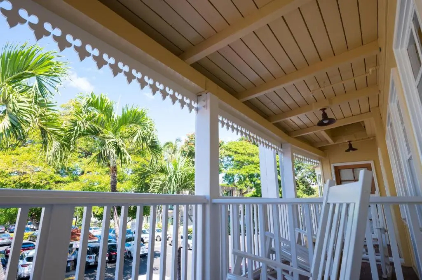 Lahaina Inn