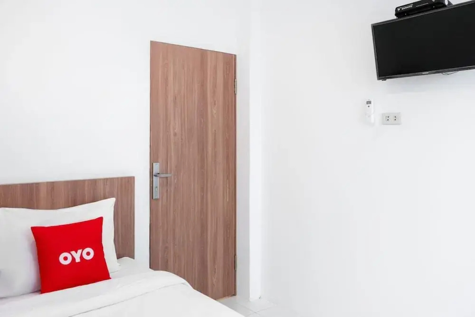 33 Avenue by OYO Rooms