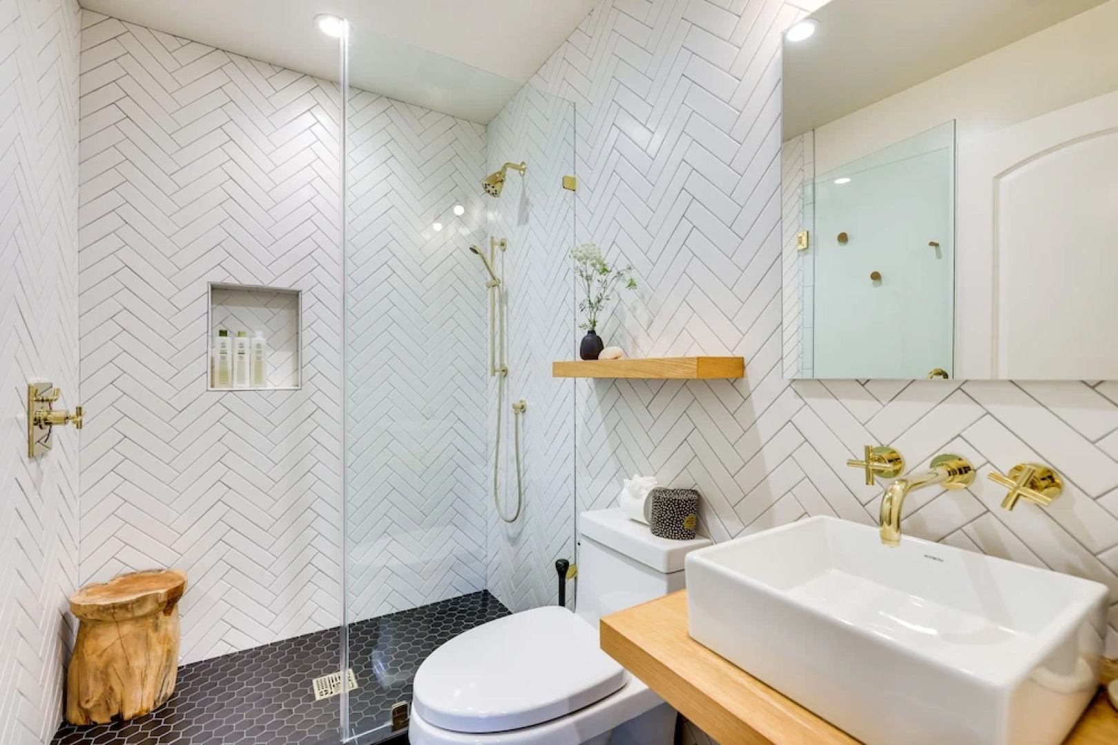 Unique Larkspur Cabin w/ Treetop Mountain Views!