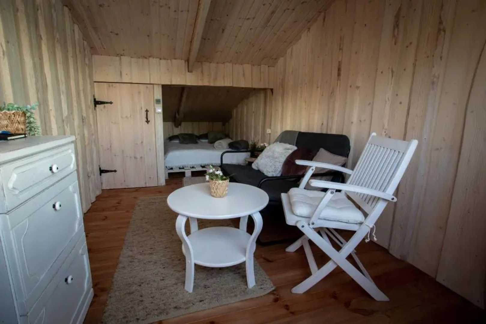 Laivu māja Ezerkrasti-2