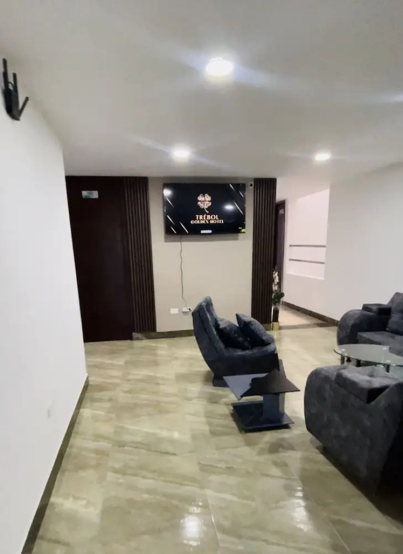 Trèbol Golden Hotel