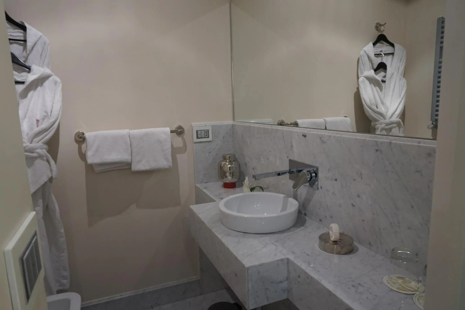 Trevi Palace Luxury Inn