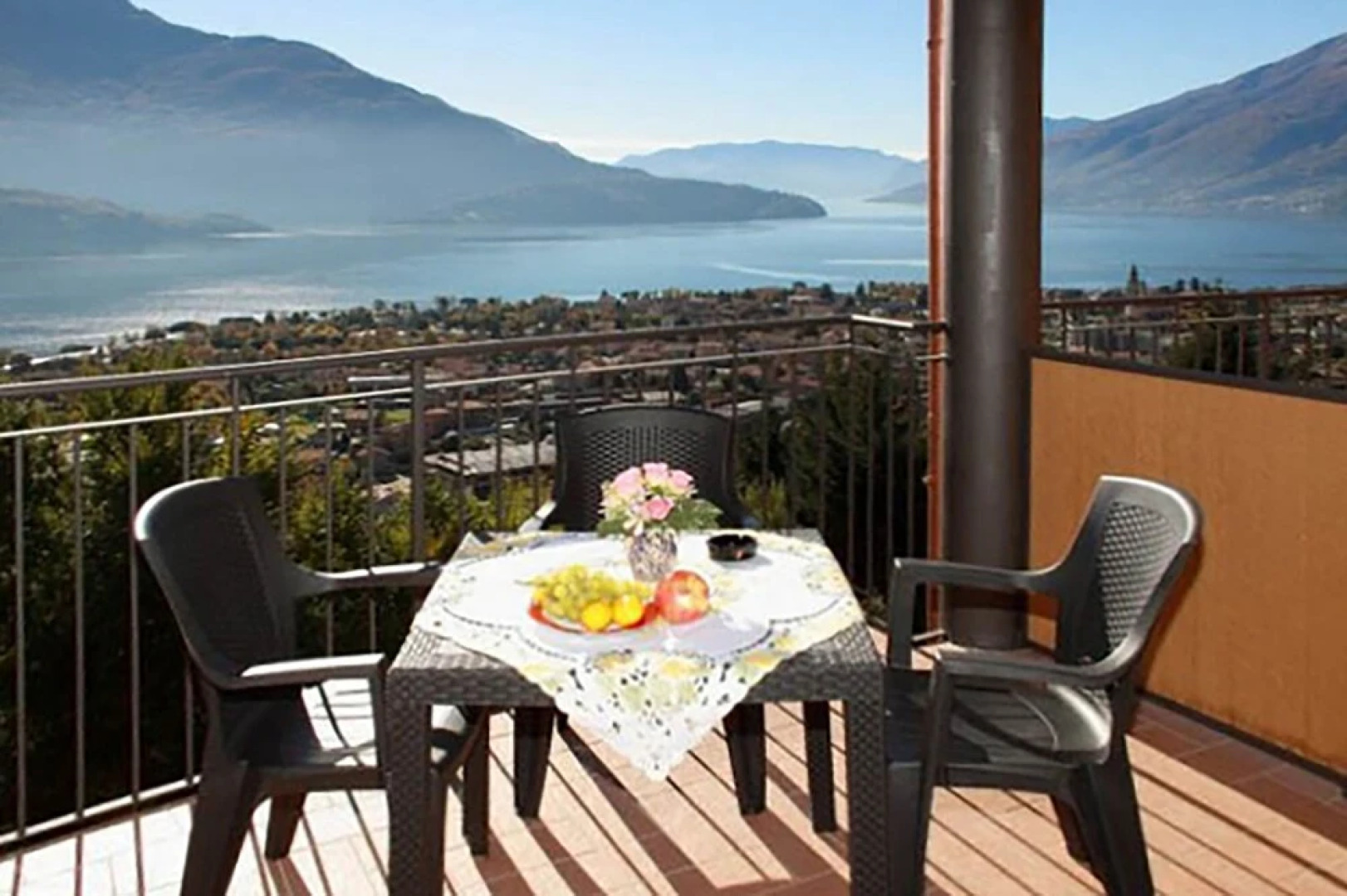 Family Apartment Overlooking Lake Como
