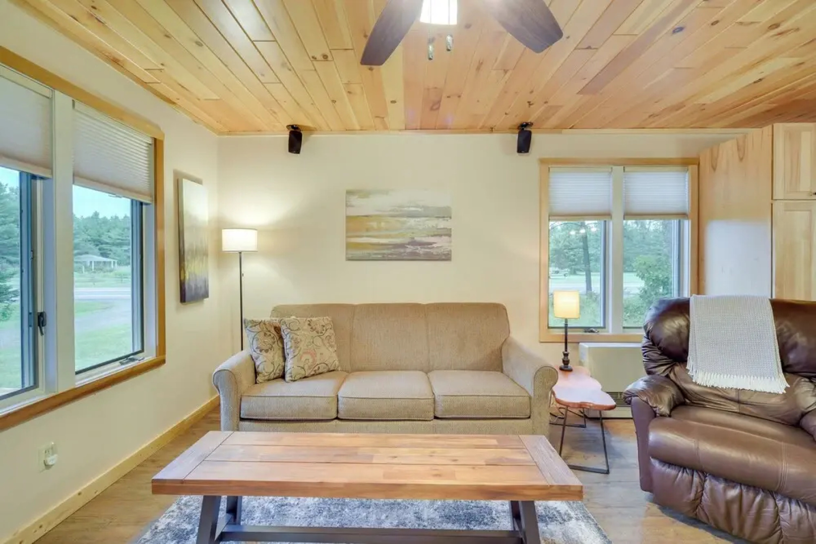 Cozy Cable Cabin Rental - Pet Friendly!