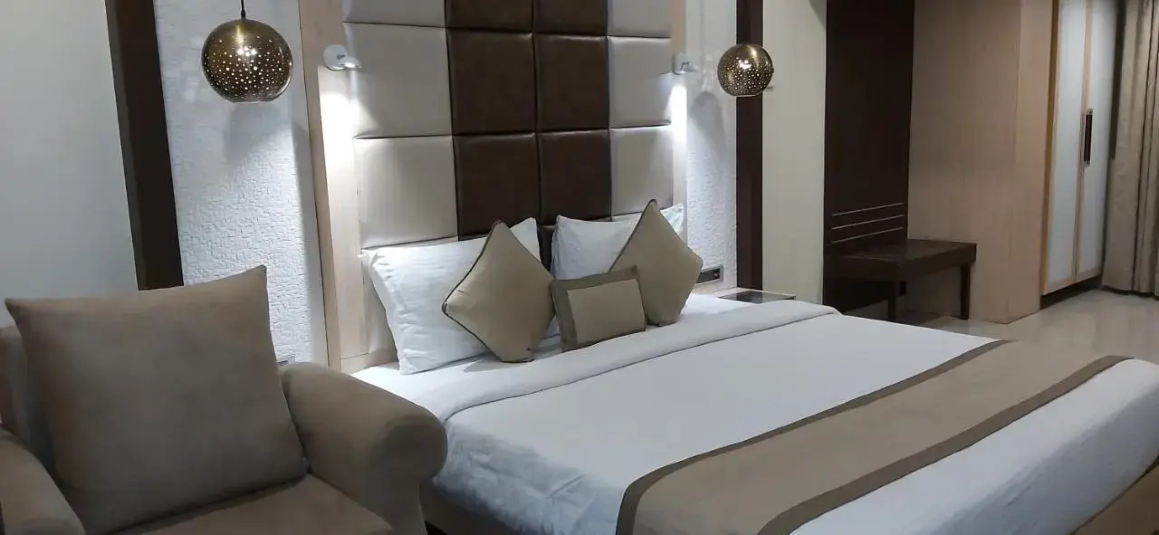 The Boulevard Hotel