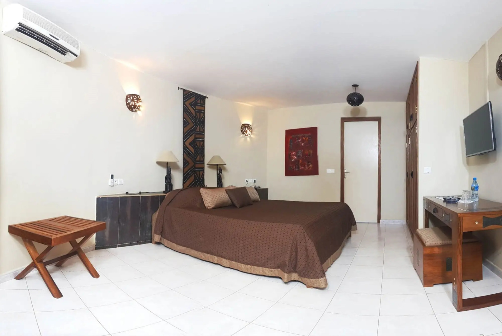 Royam Hotel