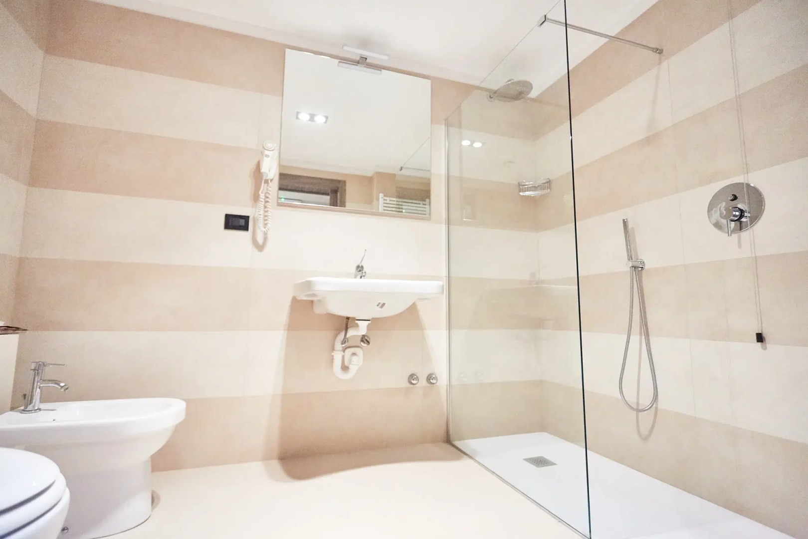 MajesticHouse Conference & Restaurant