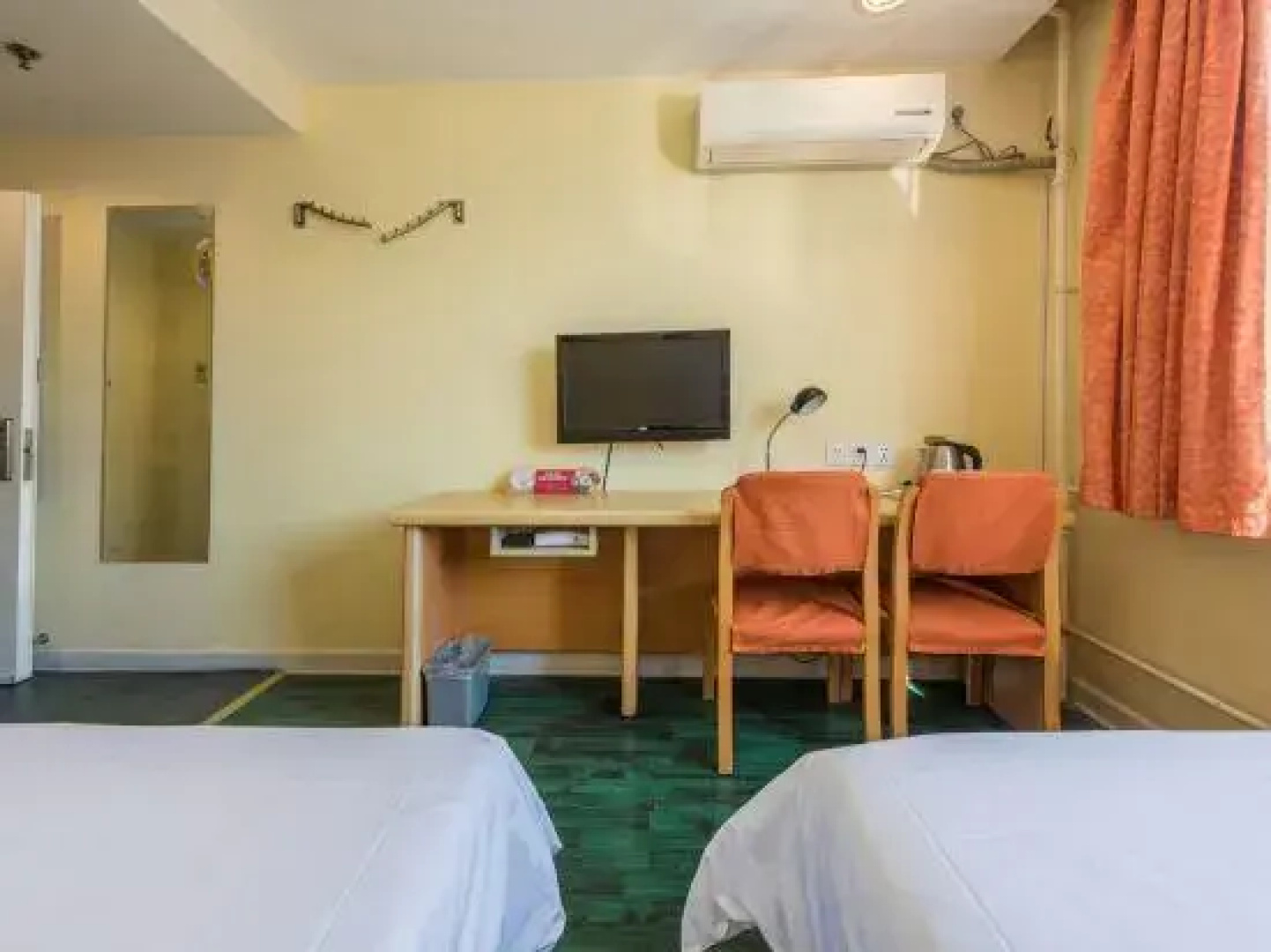 Homeinn Hotel (Baoding Railway Station East Square Jianhua Street)