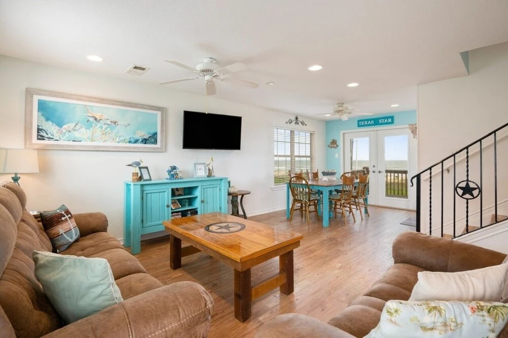 A Texas Star 3 Bedroom Home by RedAwning