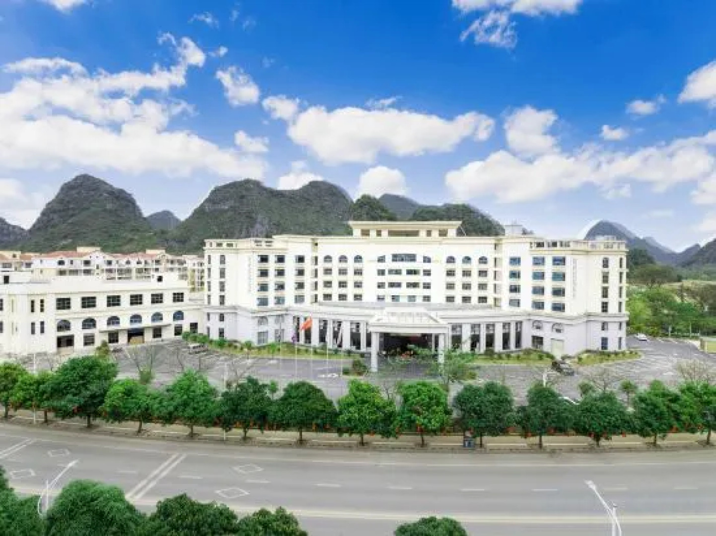 Yijing Guanlan Hotel