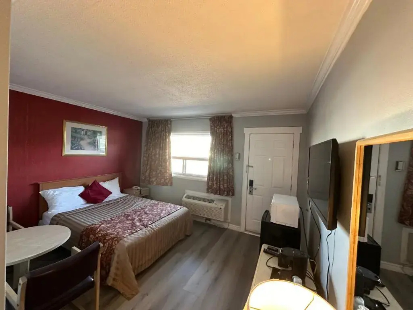 Econo Lodge Cornwall