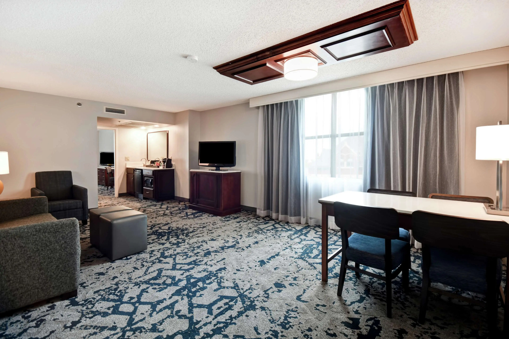 Embassy Suites by Hilton Montgomery Hotel & Conference Ctr