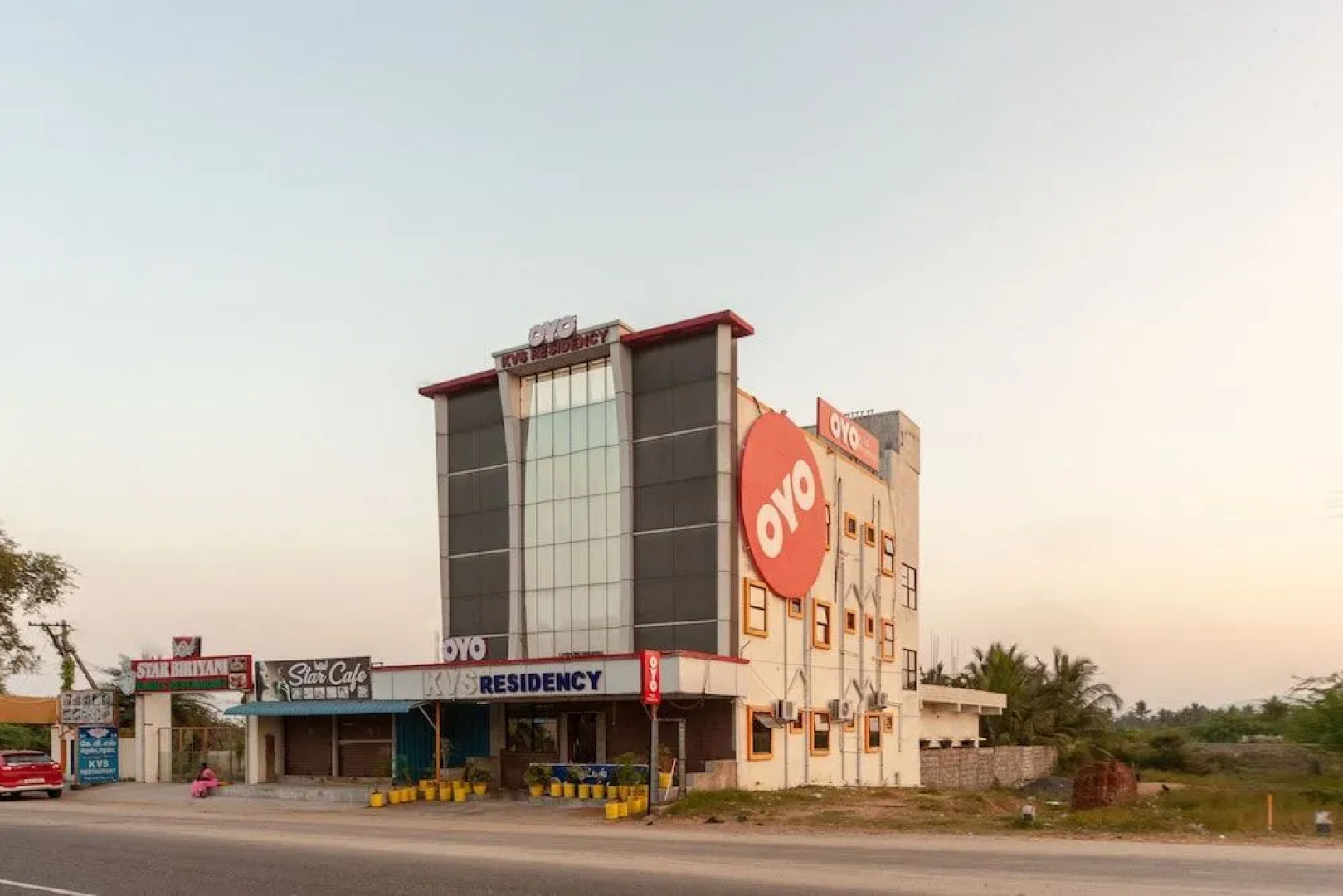 OYO 24280 Kvs Residency