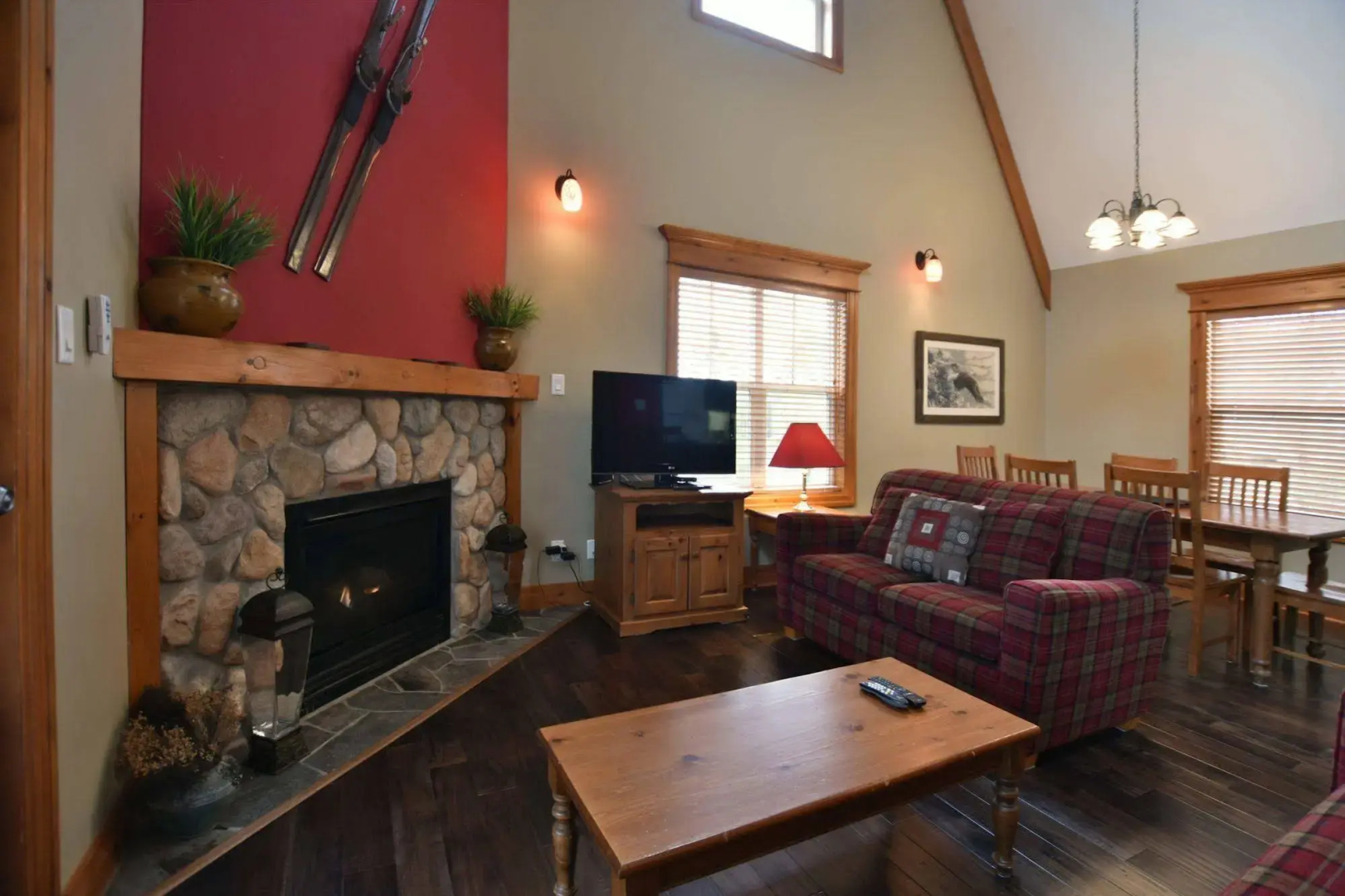 The Lodges at Blue Mountain - Historic Snowbridge Condos