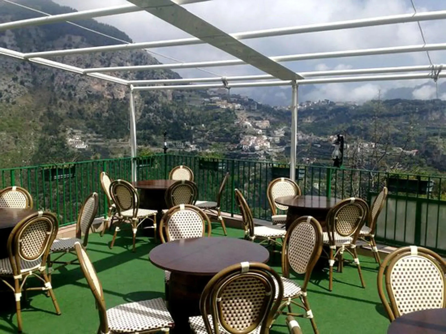 Amalfi Hills Country Hotel