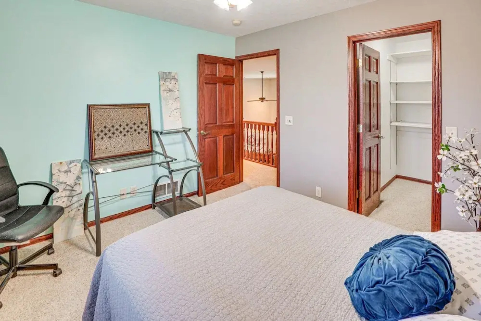 Family Vacation Rental Home ~ 1 Mi to Okabena Lake