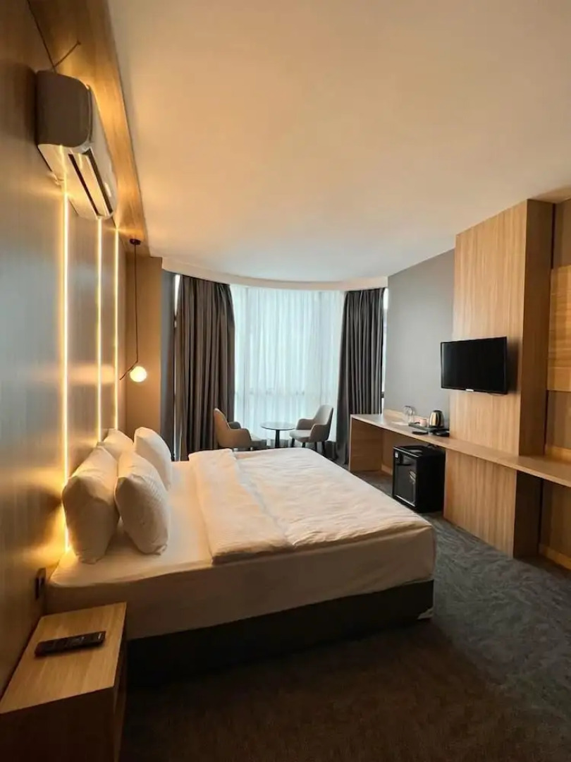 Royal Mass Airport Business Hotel