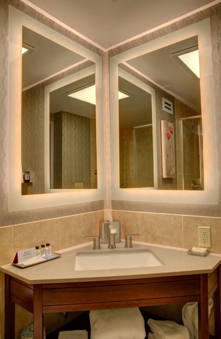 Crowne Plaza Knoxville Downtown University by IHG