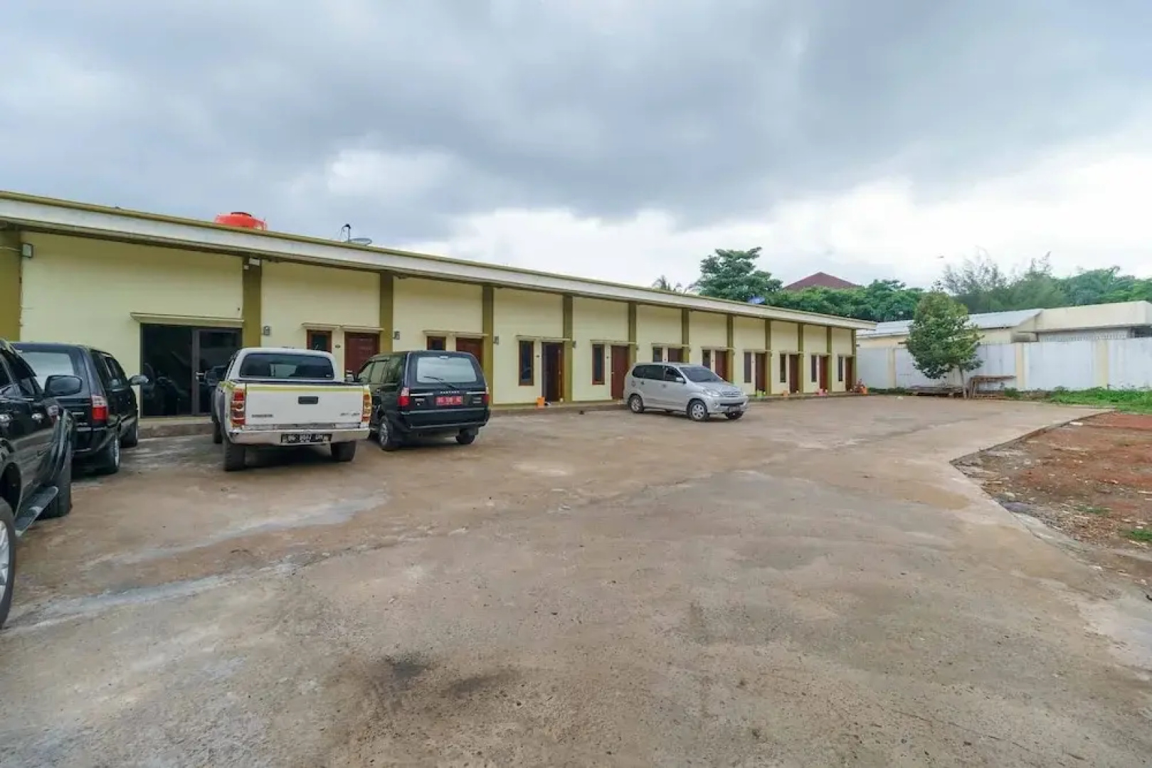 RedDoorz Syariah near Muara Enim Train Station