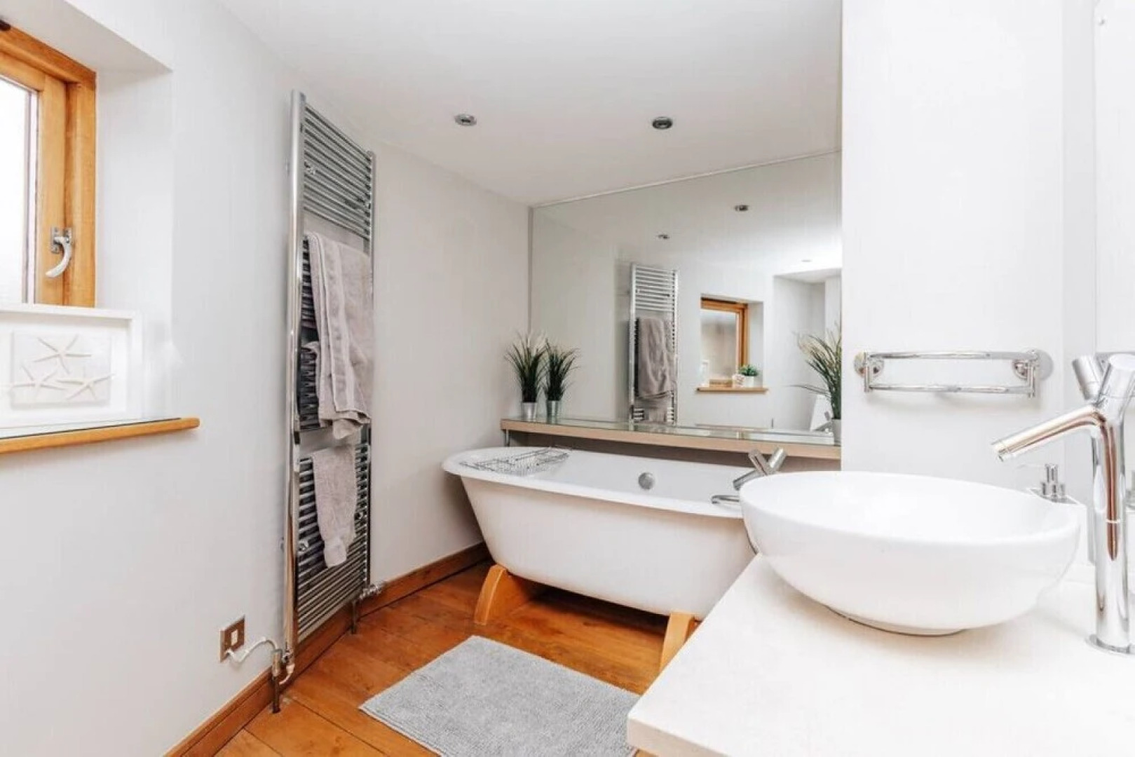 The Herringbone - 3 Bed With Parking Pet Friendly