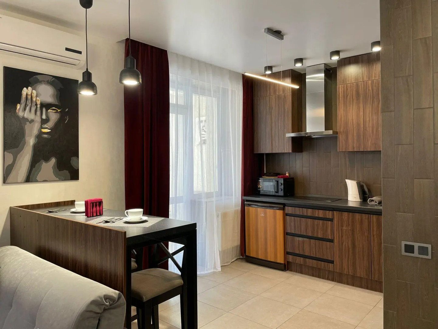 ЖивиТУТ на улице Партизанская 203