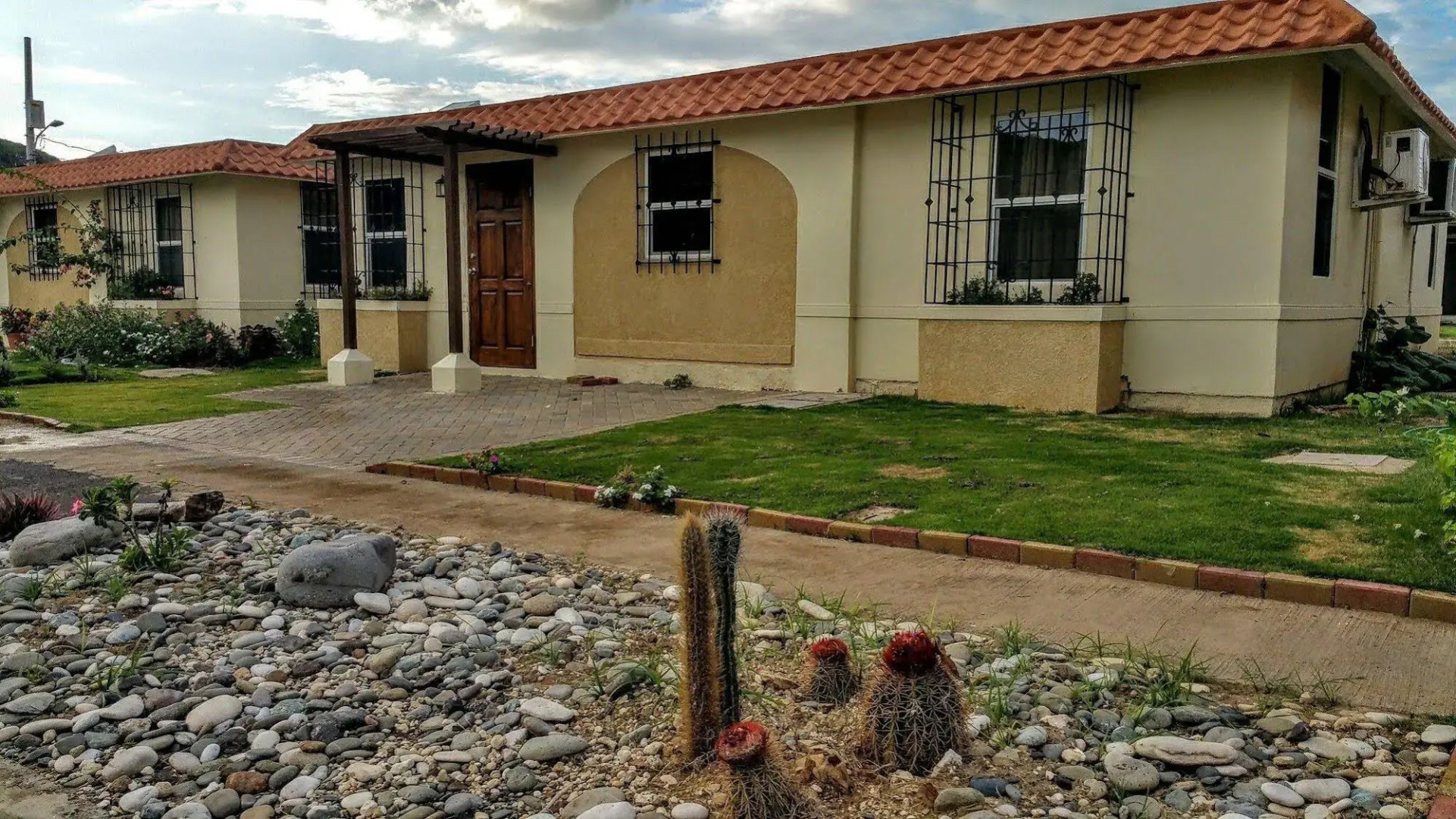 Sunrise Villa On The Beach