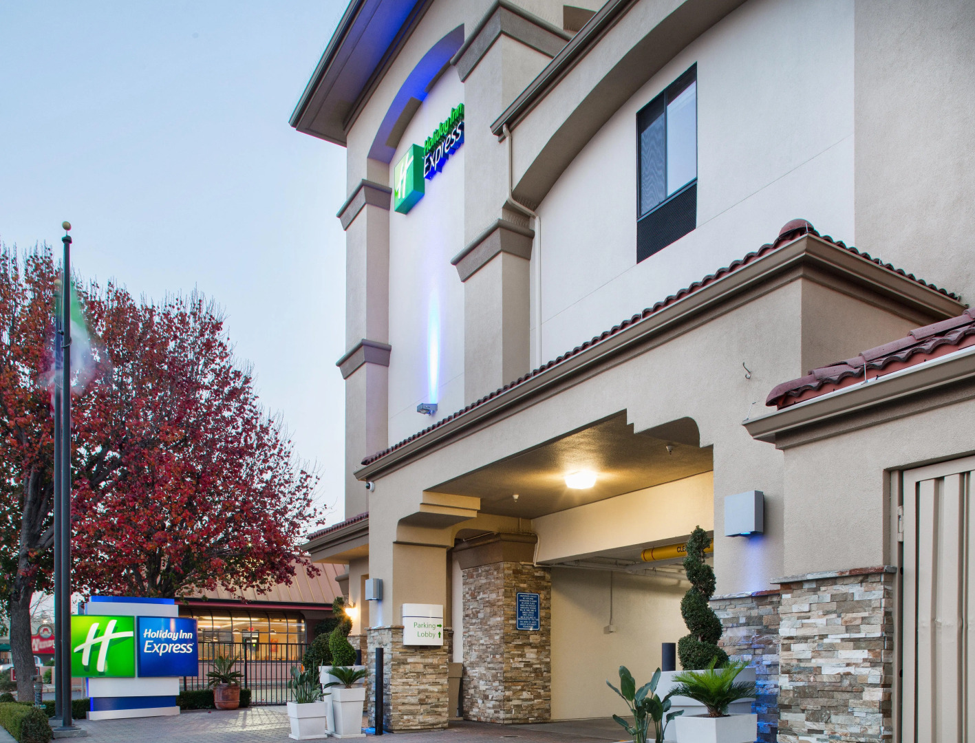 Holiday Inn Express Redwood City-Central by IHG