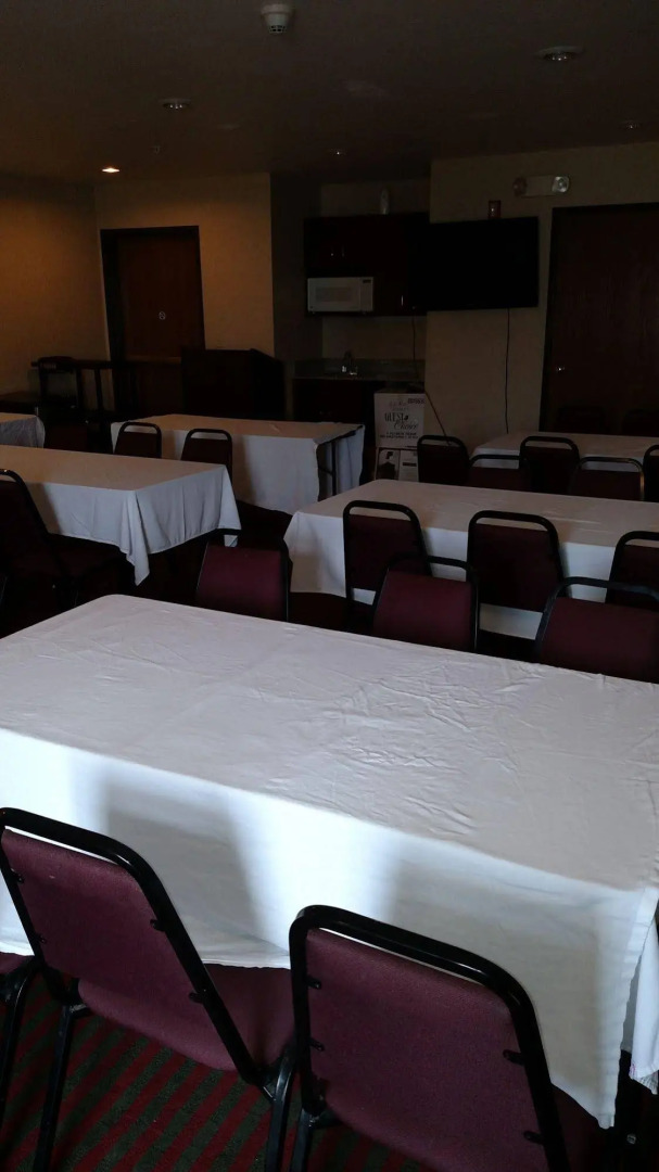 Bridgepointe Inn & Suites