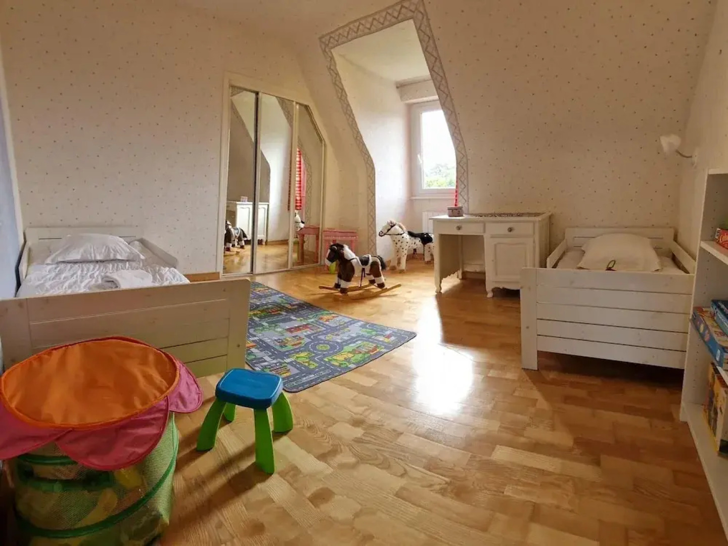 Beautiful Family Holiday Home in Diben, Plougasnou