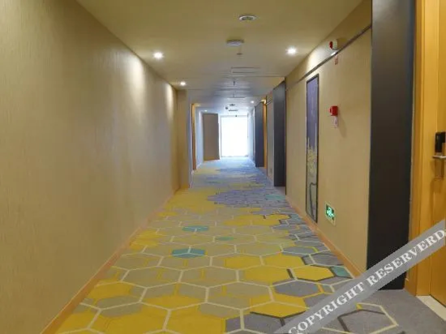 Super 8 Hotel (Guangyuan Tuteng Plaza)