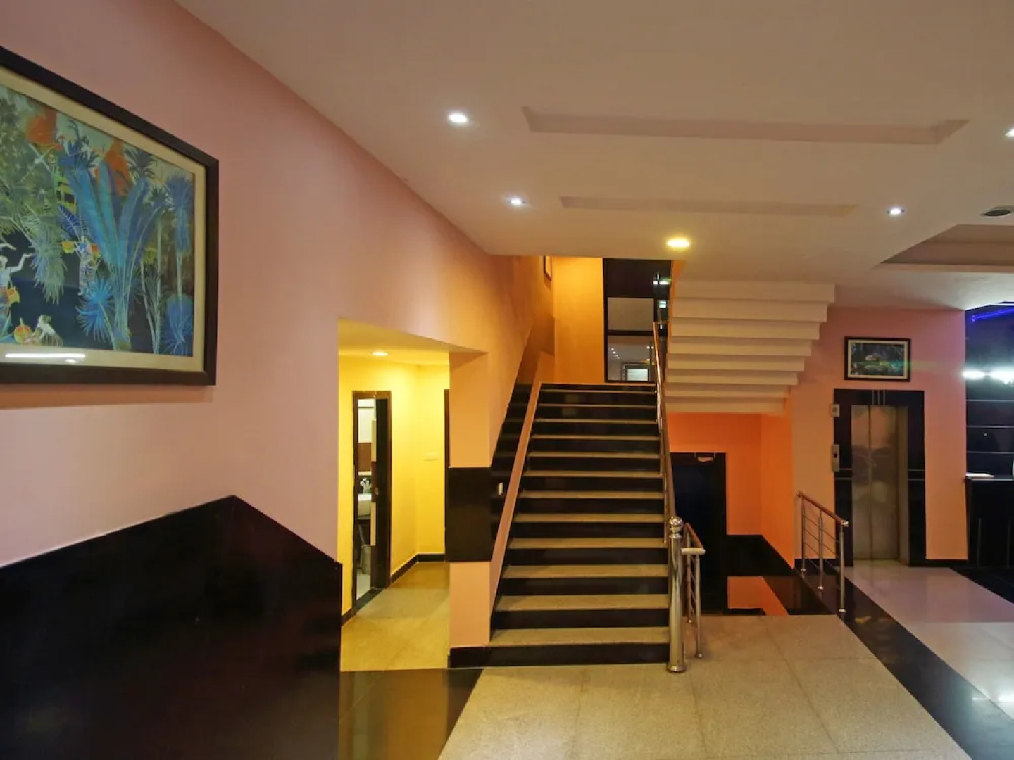 Hotel Center Point by OYO Rooms