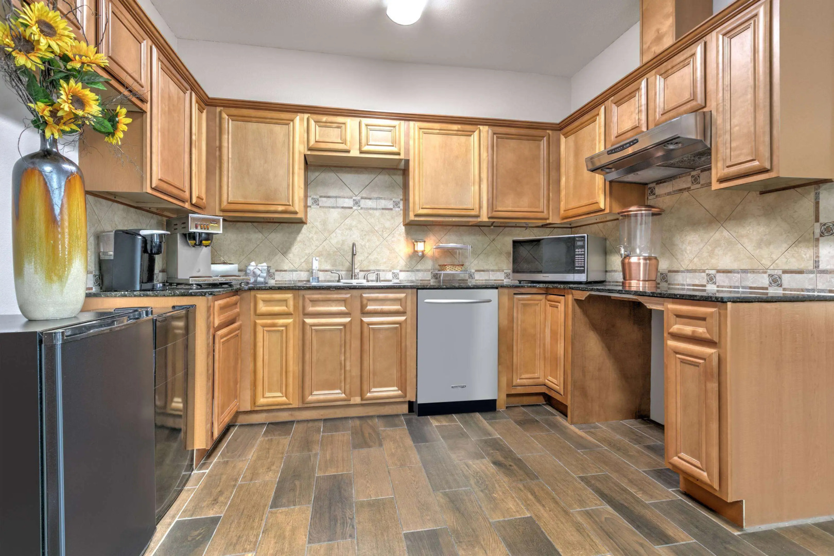 Days Inn & Suites by Wyndham Cabot