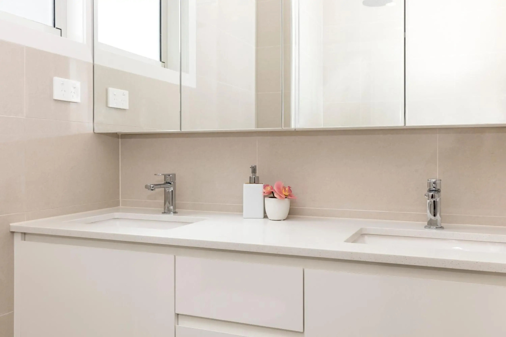 Park Avenue Luxe Townhouse Brand New Sleeps 9