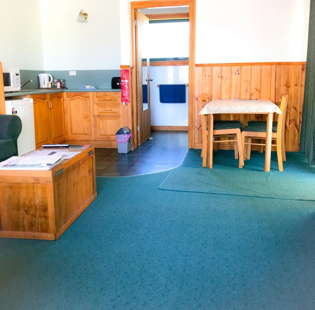 Meredith House & Apartments Strahan