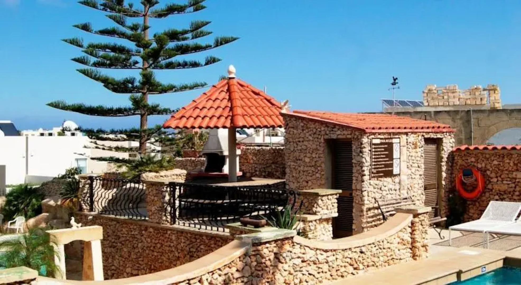 Bella Vista Apartments