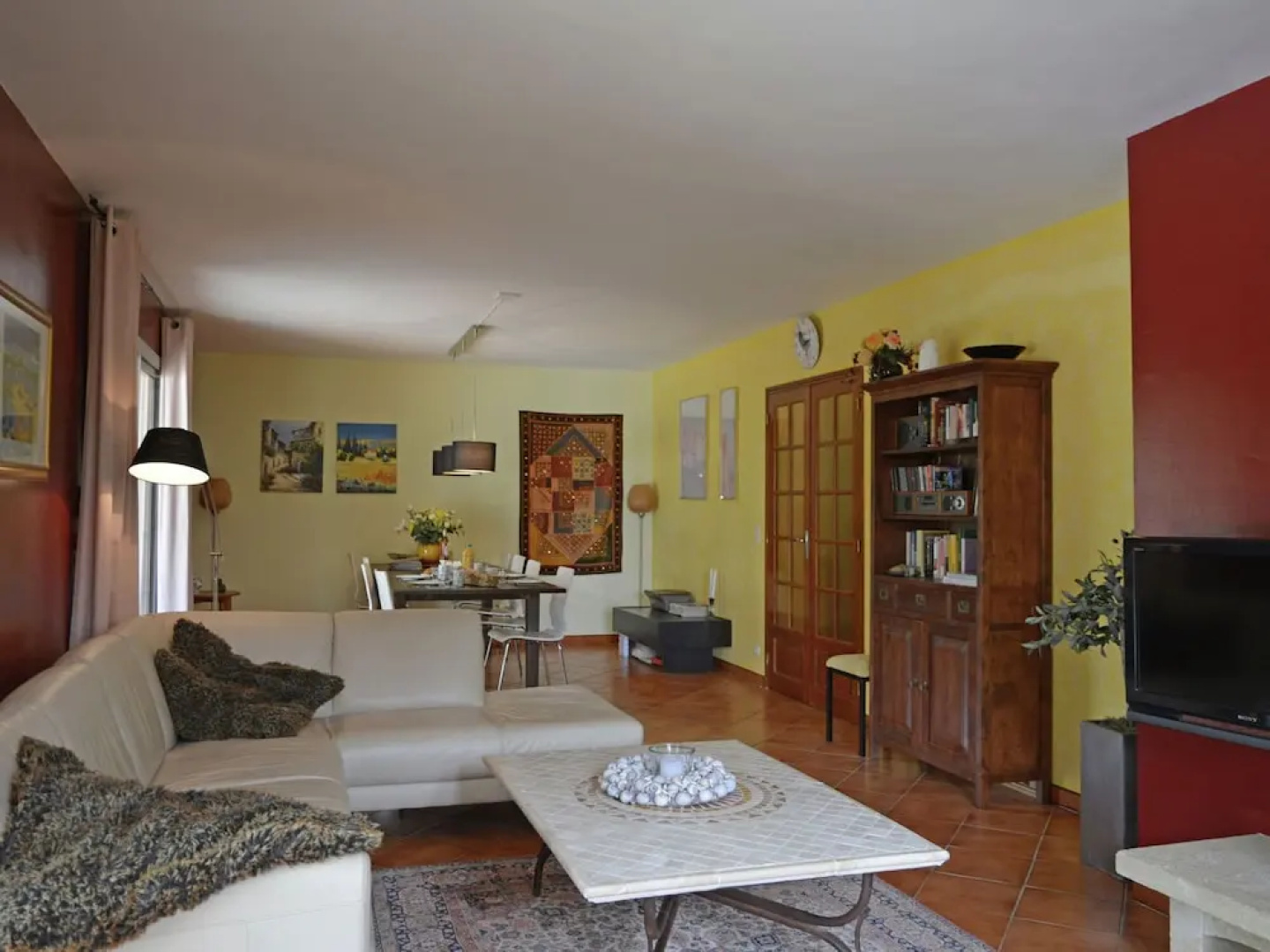 Very attractive detached villa with its own swimming pool