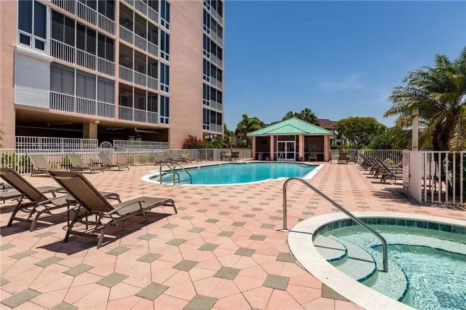 Palm Harbor 204E by Vacation Rental Pros