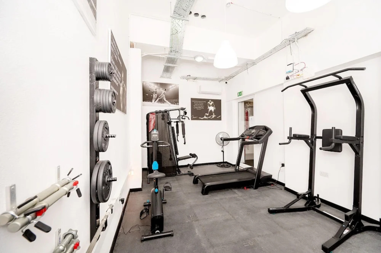 Islet Promenade Studio with Hot Tub and Panoramic Sea Views by GetawaysMalta