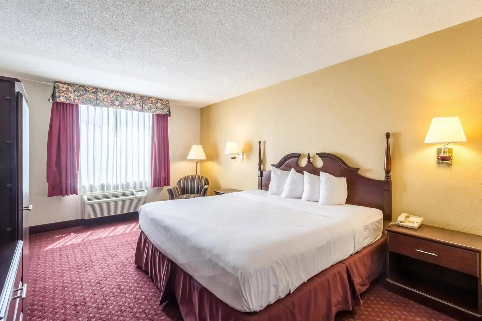 Econo Lodge Inn & Suites Chambersburg Central