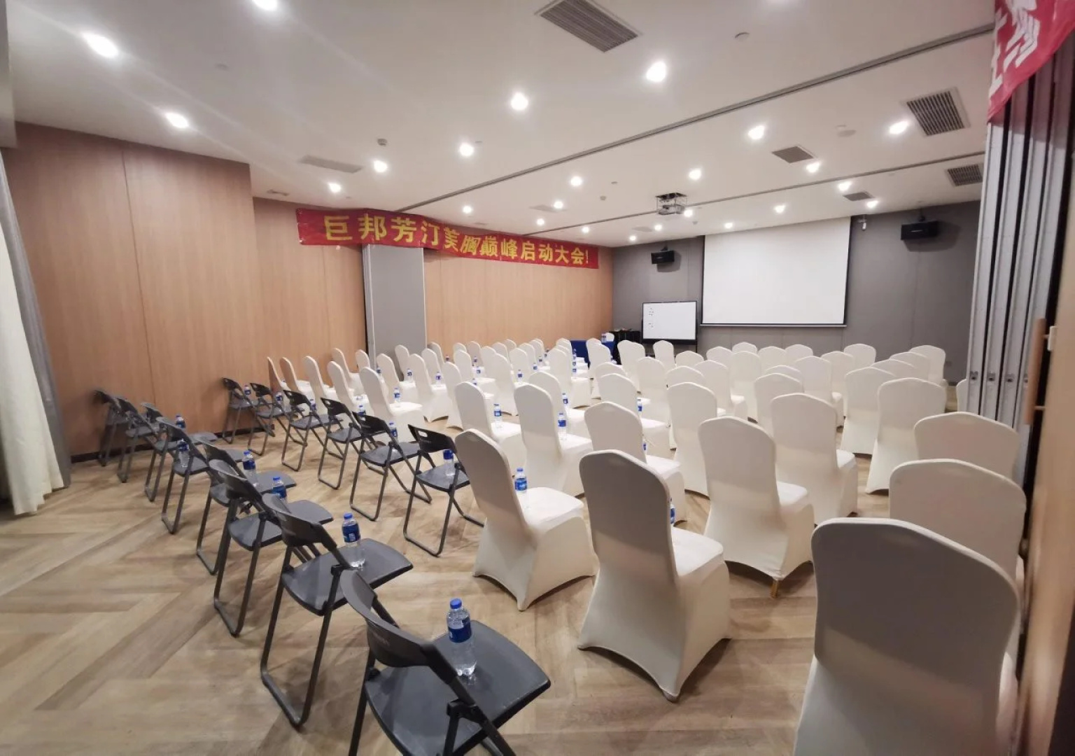 Holiday Inn Express Shanghai Xuhui Binjiang by IHG