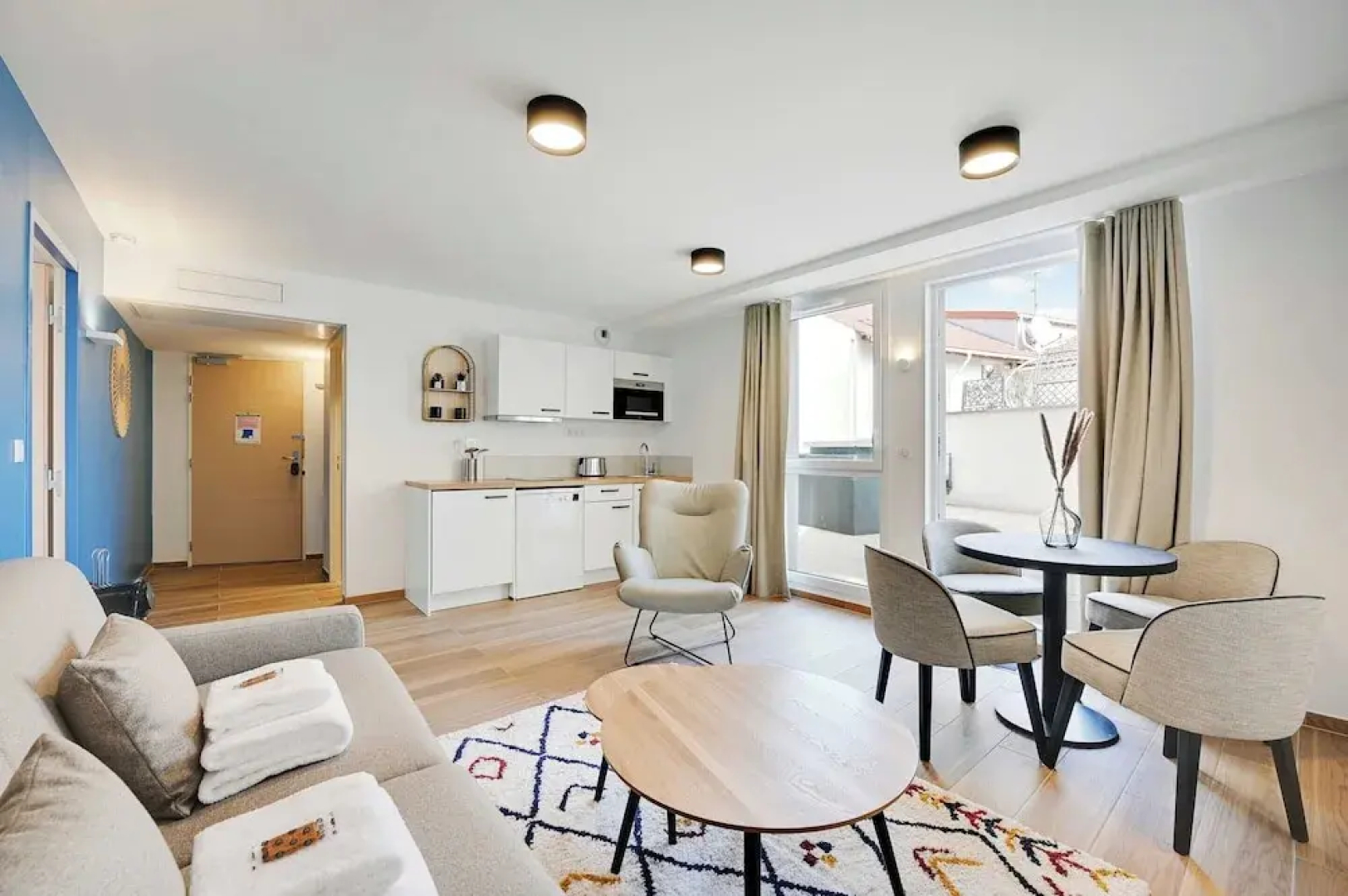 Elegant Apartment With Terrace - 1br/4p- Vanves