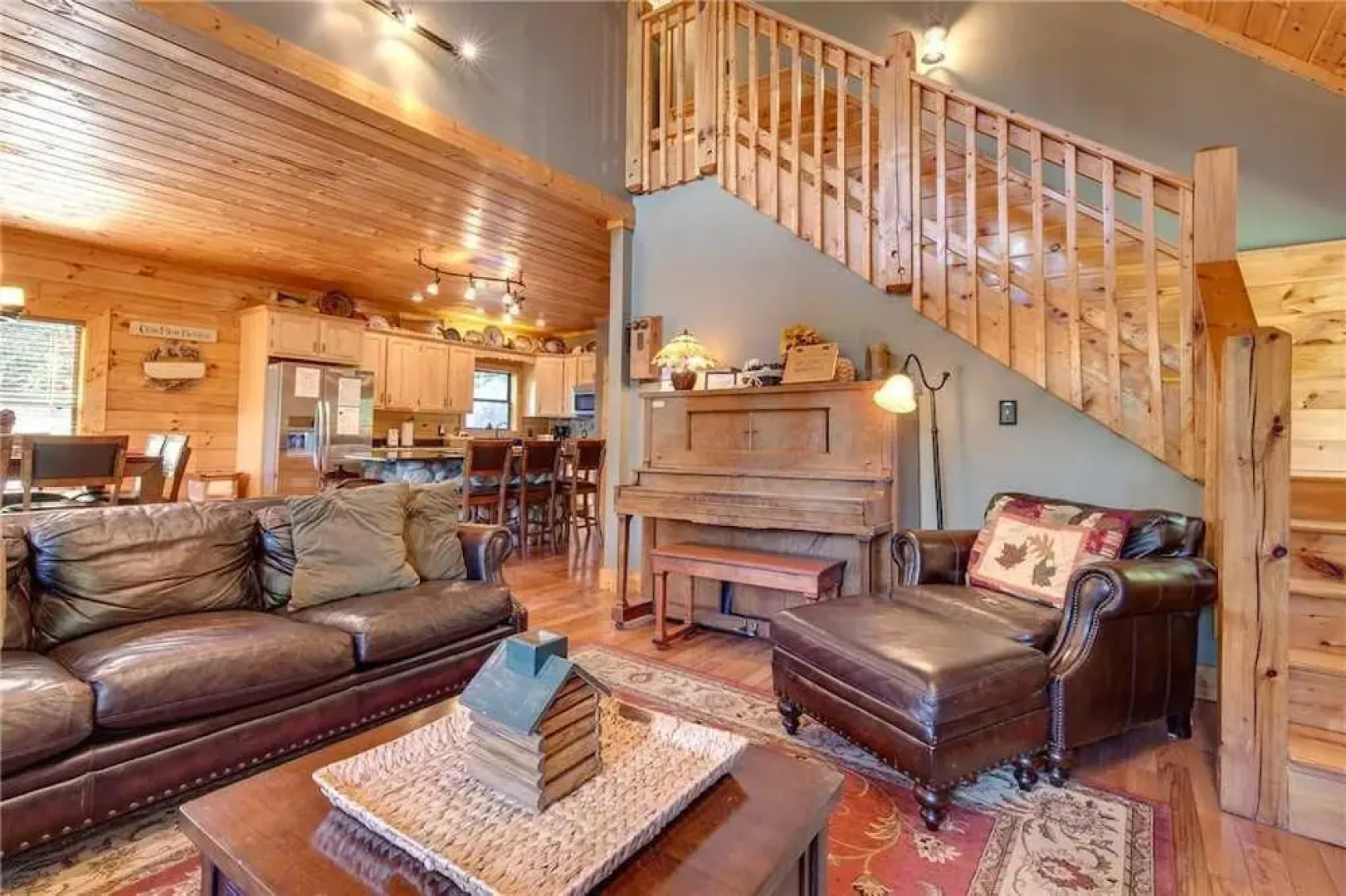 Stonebrook Lodge - Four Bedroom Cabin